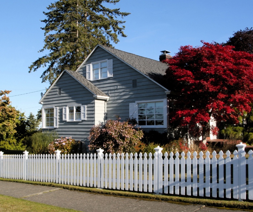 Choosing the best fences for backyard involves considering various factors, including style, function, and maintenance.